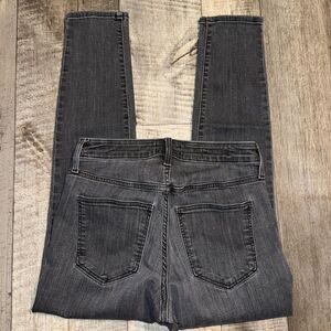 UNIVERSAL THREADS Jeans- size 4/27S‎